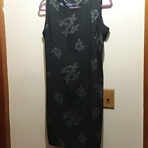 Black flower shift type dress